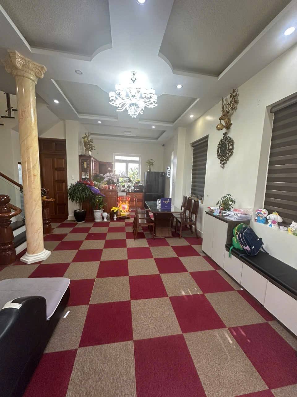 BÁN GẤP BIỆT THỰ ĐẸP ĐƯỜNG MAI ANH ĐÀO, P8, ĐÀ LẠT 200m2 GIÁ 13 TỶ - Ảnh 1